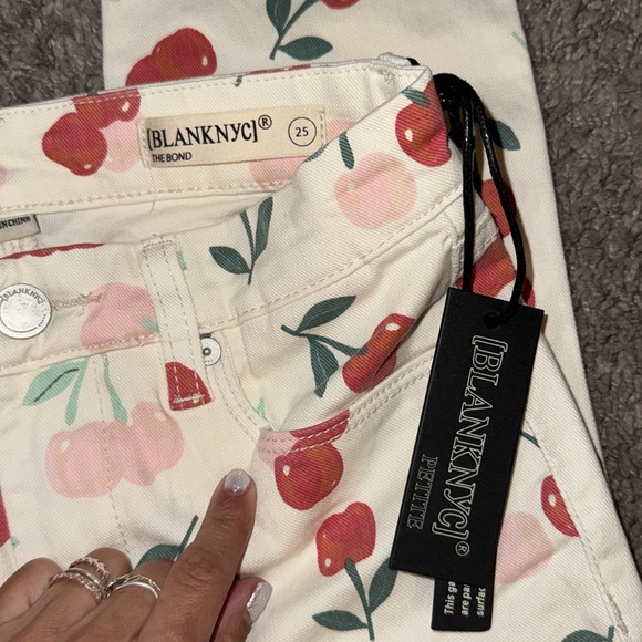 BlankNYC PETITE 🍒 MID RISE SKINNY PANTS NWT - Picture 5 of 7